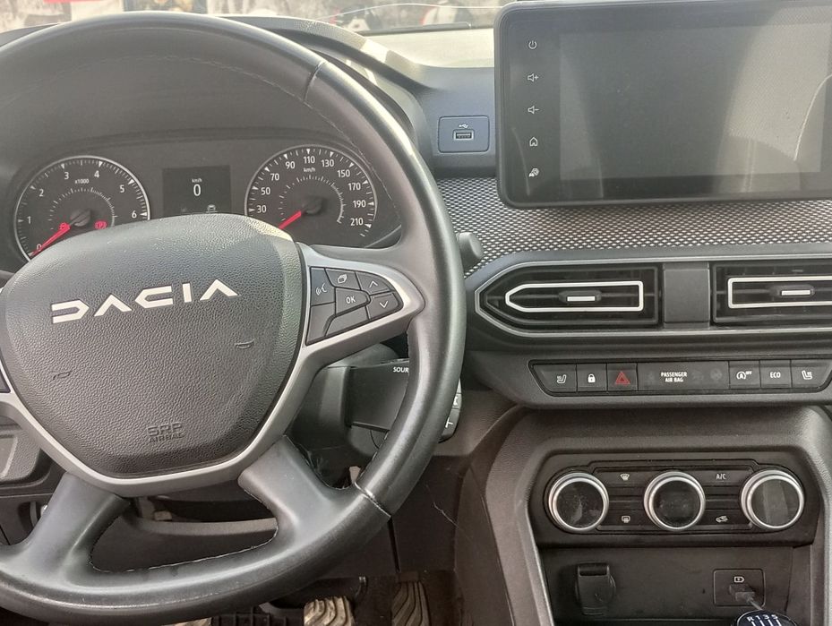 Dacia Logan 2023 model prestige+Full Option       gpl de fabrica.
* Cl