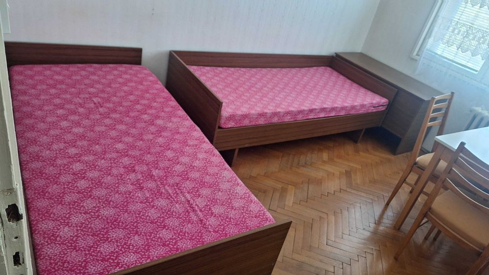 Подарявам мебели
