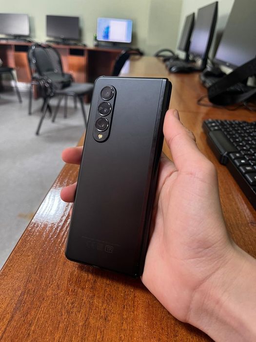 Samsung Z Fold 3