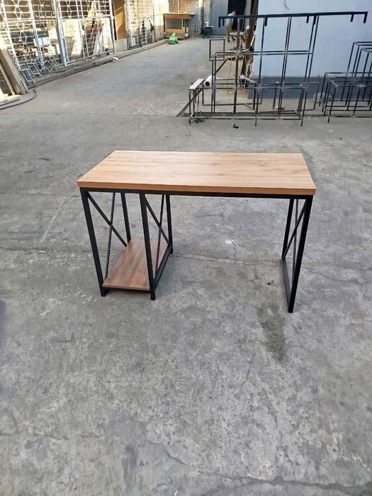 Rabochiy stol loft