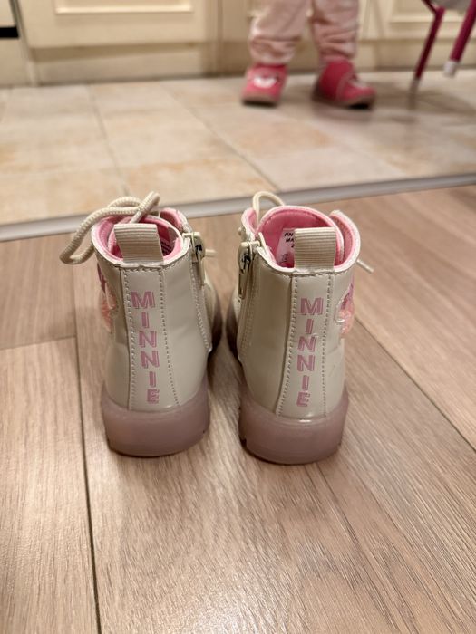 Светещи ботуши на Дисни Мини Маус р-р 22