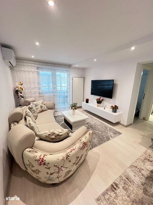 Apartament cu 3 camere , mobilat si utilat, in centru