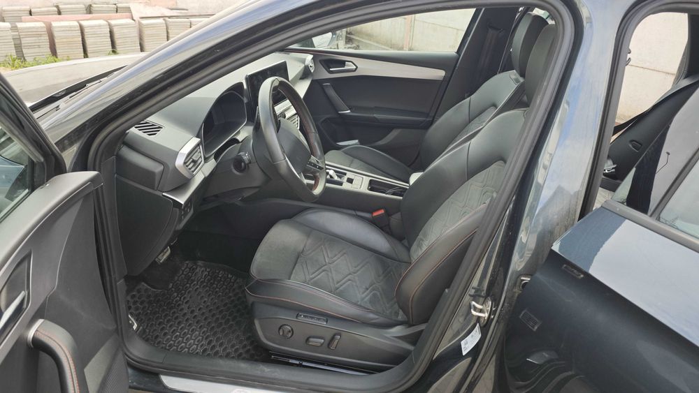 Seat Leon 1.4 e-Hybrid DSG FR plug-in hibrid la comanda FULL EXTRA 3.8 l/100km sau 15,8 kWh/100 km