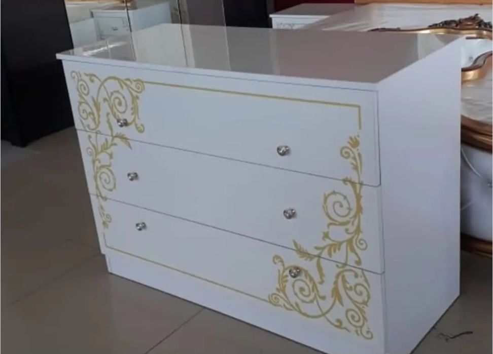 Продается спальный гарнитуры