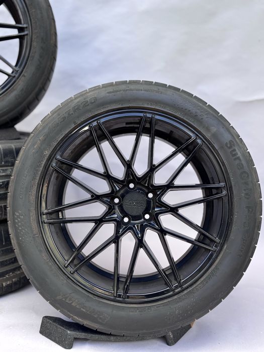 Джанти с гуми 20 цола 5x112