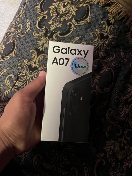 A 07 Samsung xolat yaxshi karobka ochilmagan 128 xotira