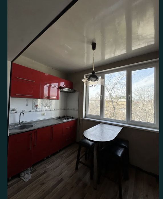 Ойбек , 3 комнатнач квартира 76м2 | ориентир гостиница Россия