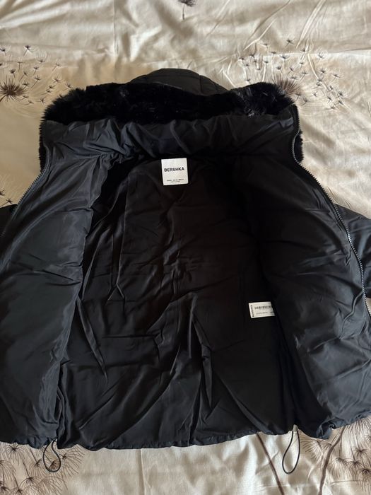 Черно зимно яке Bershka