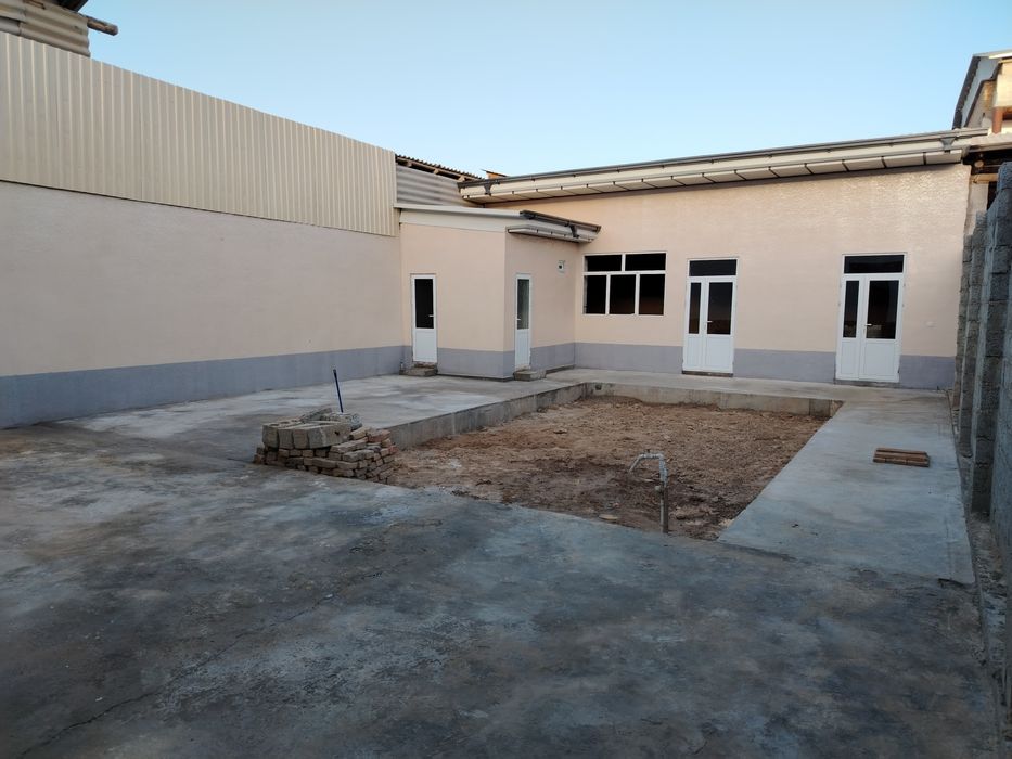 Ховли сотилади Околтинда Муканна кучаси 3,5 сутих