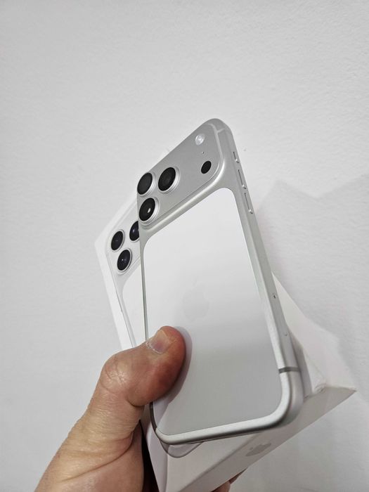 Iphone 17 Pro, 1 Tb, neverlock, 1 ciclu la cutie.