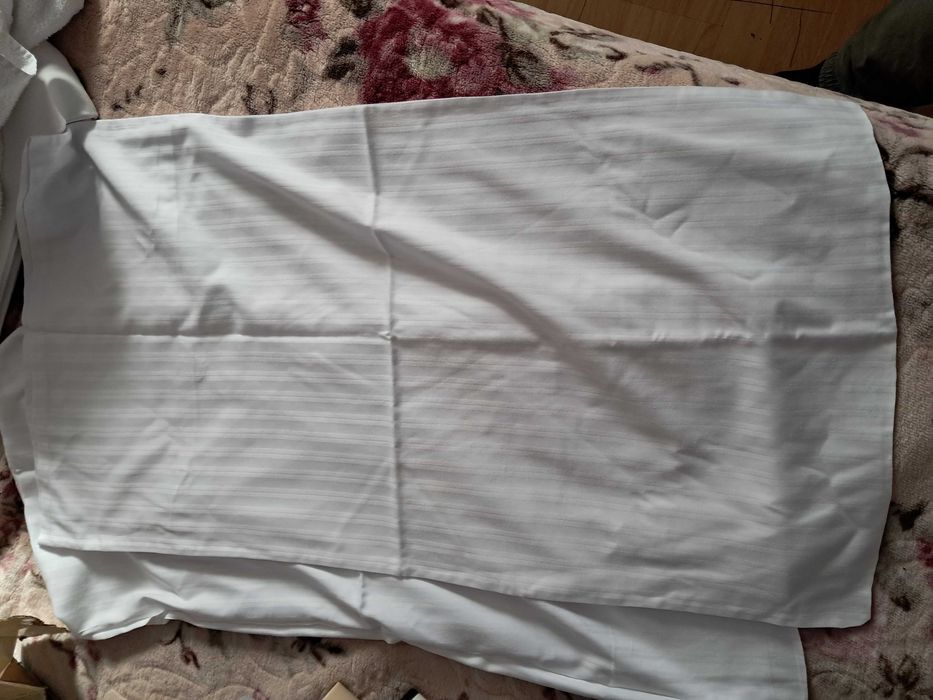 Vand cositori cu acumulatori , fiere de calcat , lenjerii pentru pat mari albe ,prosoape albe , satie de calcat verticala ,