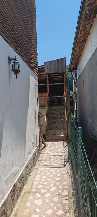 Casă de vânzare în Comuna Bezdead, Jud. Dâmbovița, Pucioasa
