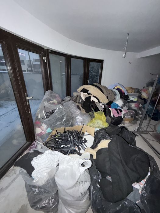 Lichidare magazin second hand