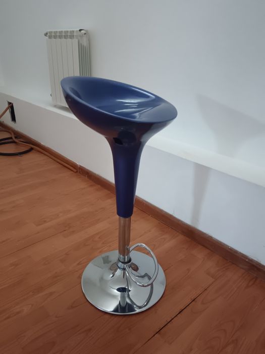 Продаётся  обувной комод, барный стул и барный столБ/у