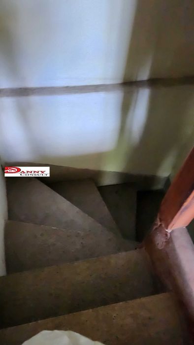 Двуетажна къща с кладенец в с. Водолей - обл. В. Търново