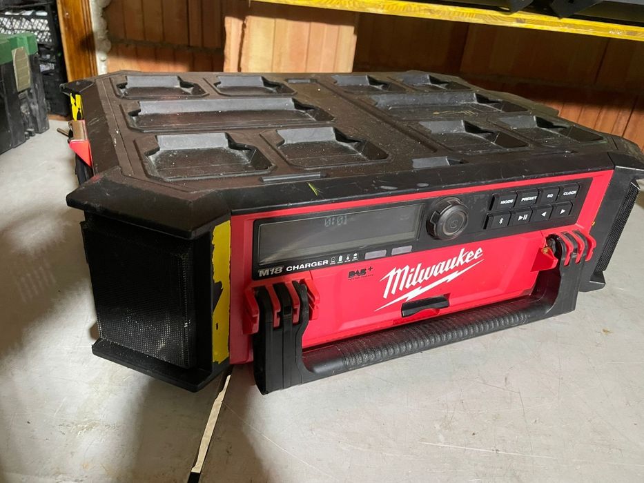 Radio milwaukee m18