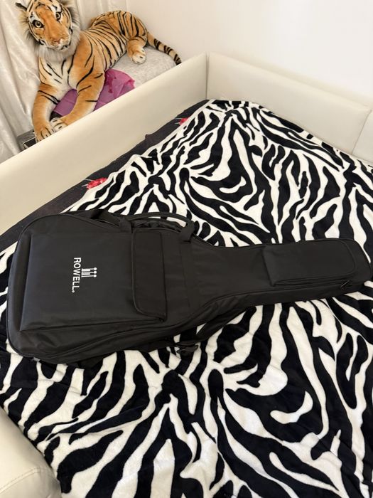 Гитара с чехлом б/у