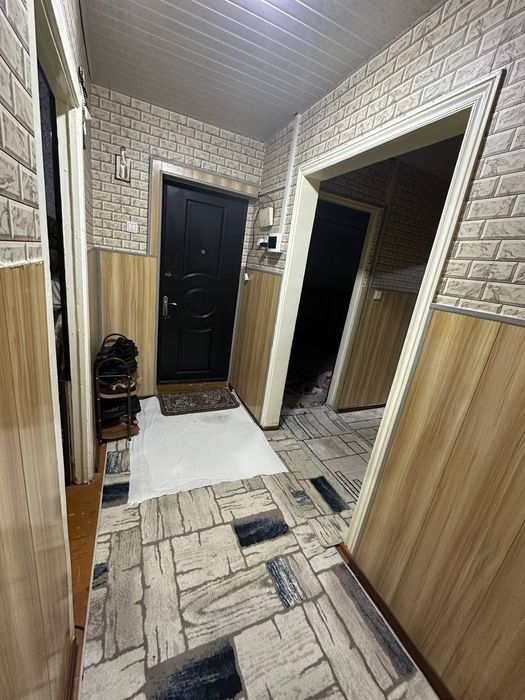 Srochna Gazalnekntda naxalfkada 3 domdaUy sotiladi 2 xonalik