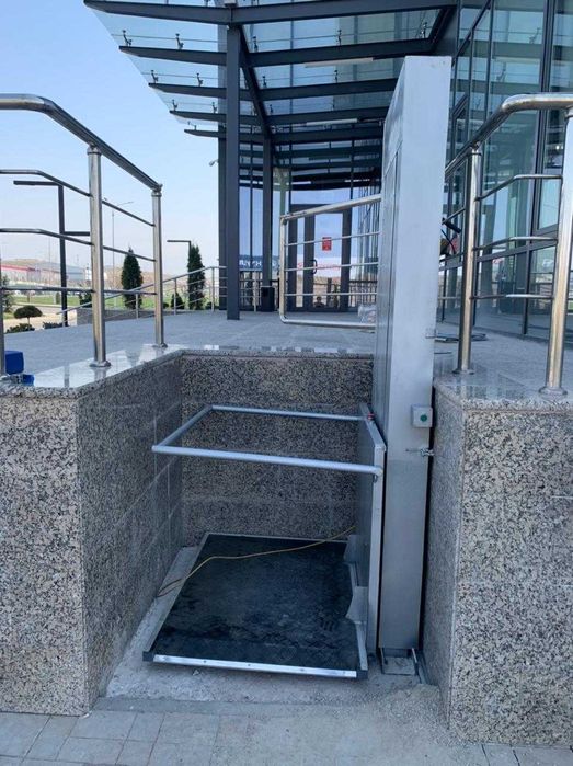 Вертикальный подъемник для инвалидов