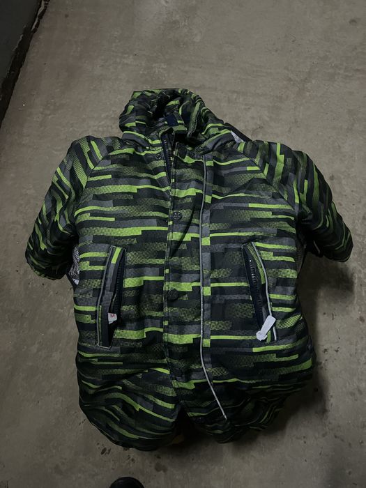 Продам комбинезоны детские