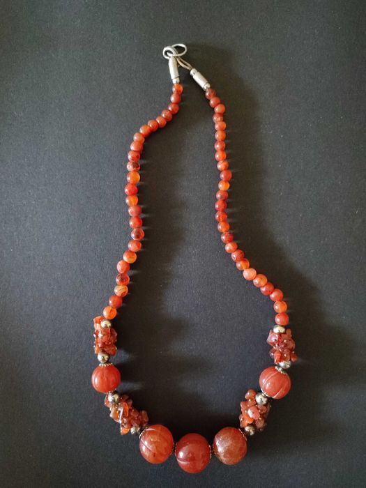 В подарок - бусы из камня СЕРДОЛИК