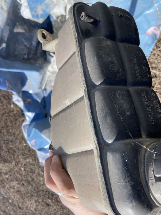 Бачок расшерителя мерс 202