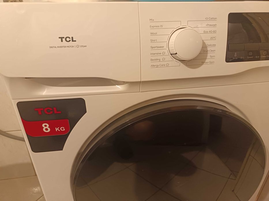 Mașina de spălat rufe TCL