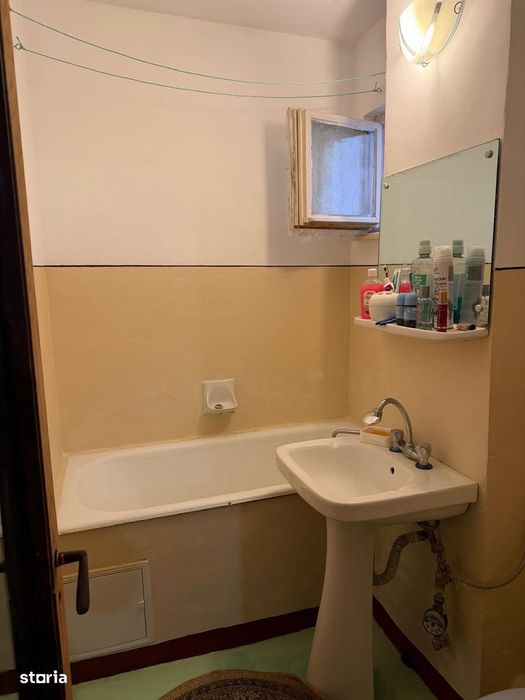 doua camere decomandat  zona micri 13B