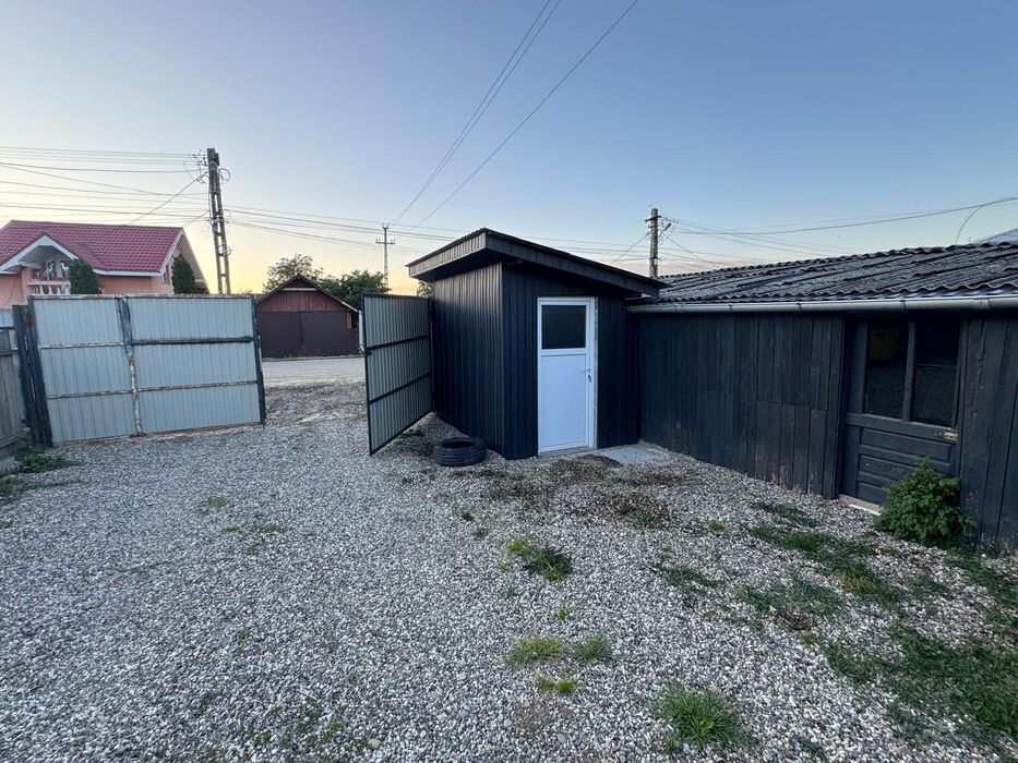 Teren intravilan  și hală