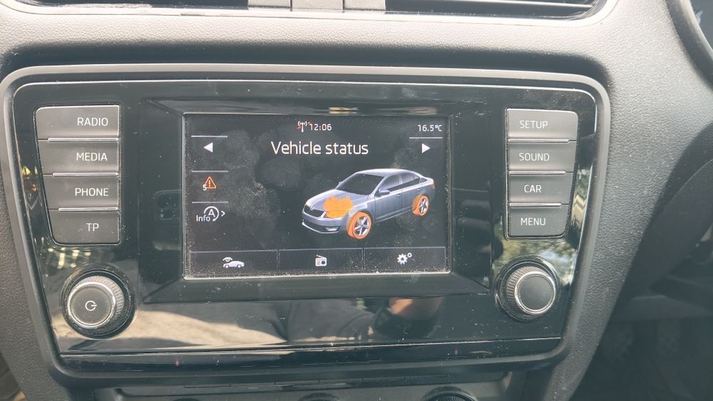Navigatie completa display  unitate radio CD card SD Skoda Octavia 3