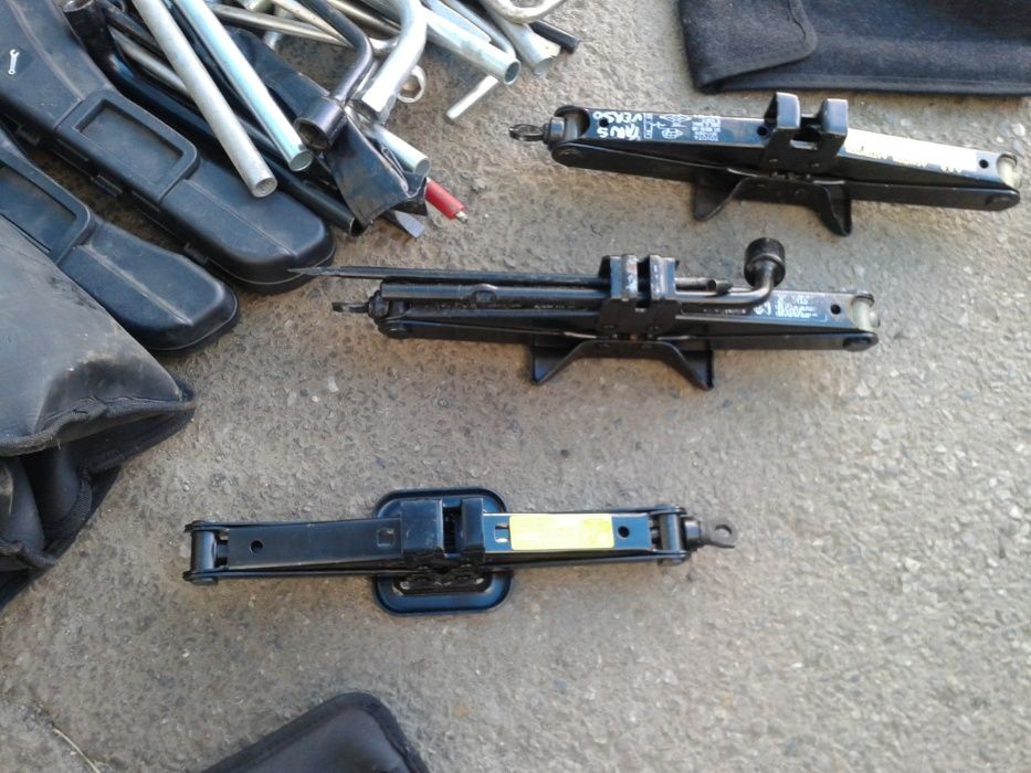 Oригинални крикове и ключове за Опел,рено,пежо,VW,Audi,mercedes...