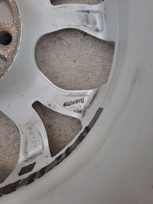 Продам два комплекта шин с дисками