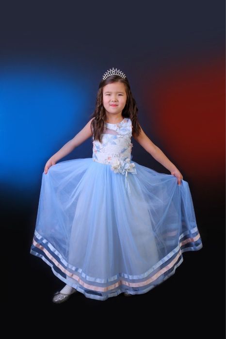 Продам шикарная платье