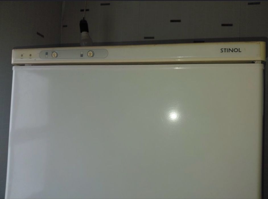 Продам Холодильник Stinol
