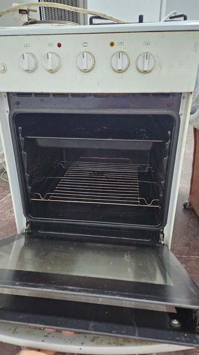 Срочно продам газ плиту