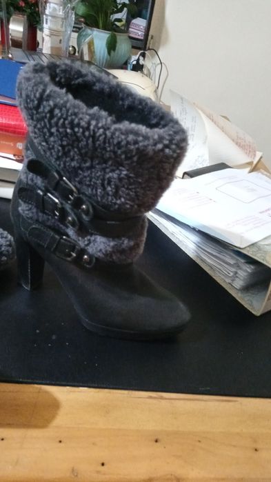 Ghete/cizme din piele și blană naturală Russell and Bromley mărimea 40