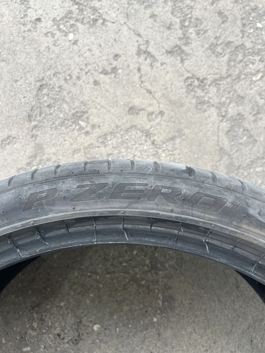 275/35/22 315/30/22 Pirelli Pzero