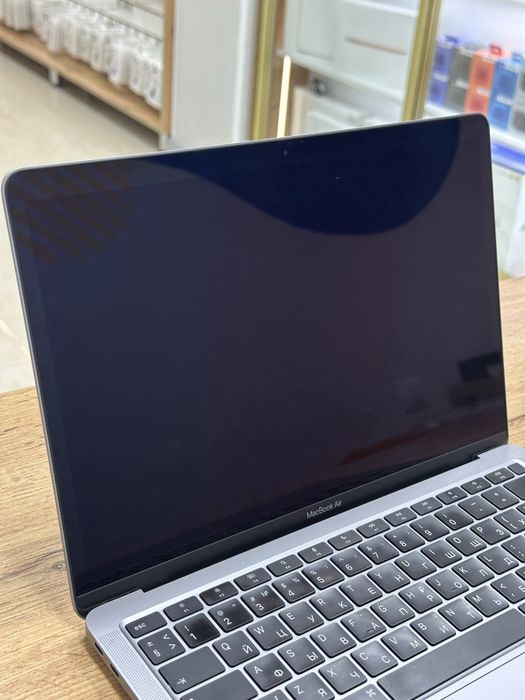 MacBook Air M1 13 | 98% АКБ | Комплект + Чехол