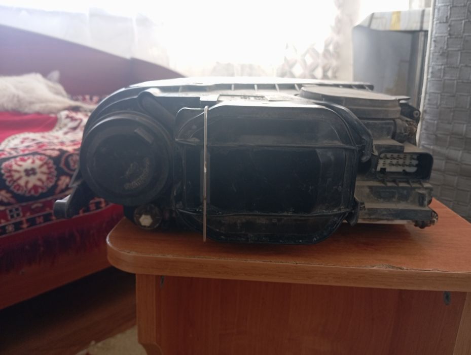 Фара передняя левая