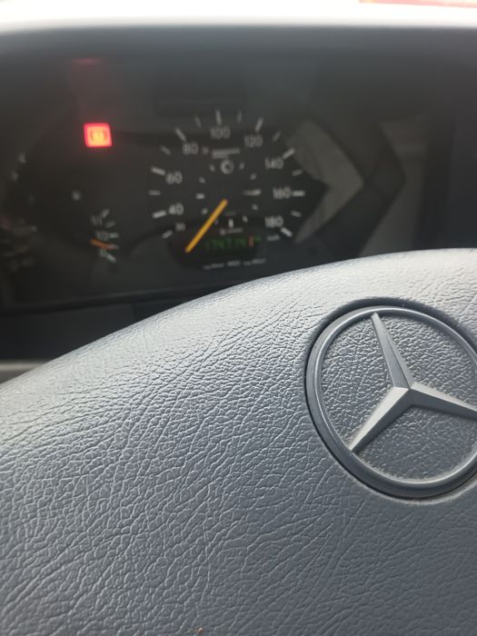 Продавам Спринтер 412д