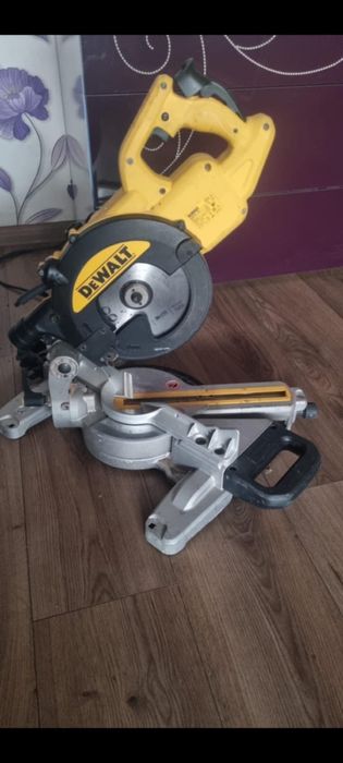 Циркуляр De Walt