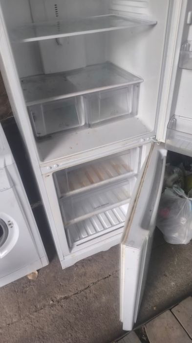Продам холодильник Аристон