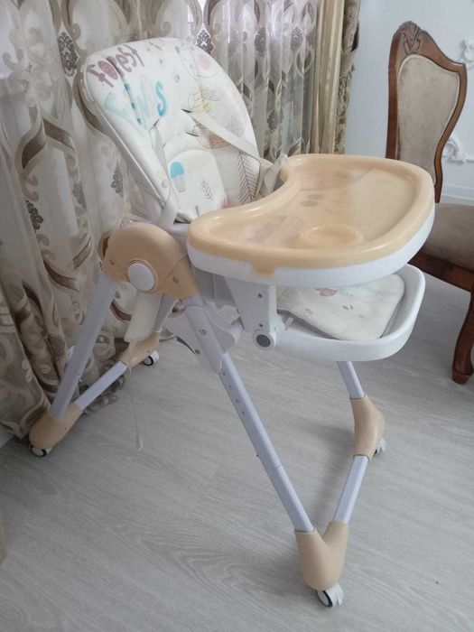 Стол для кормления детей