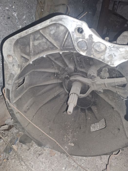 Коробка Ивеко Рено 2.8