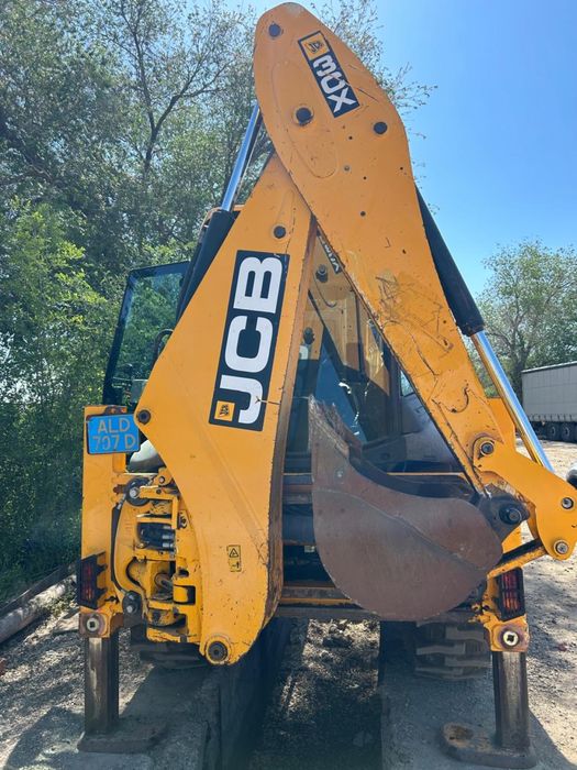 Продаётся экскаватор-погрузчик JCB 3CX