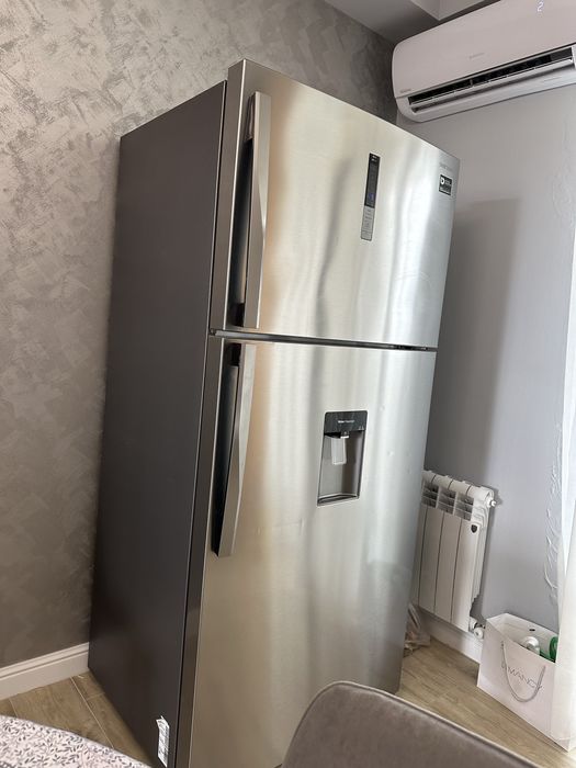 Холодильник-морозильник SAMSUNG