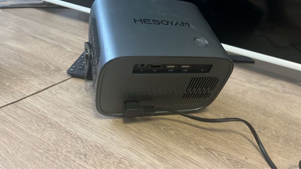 Продаю проектор в новом состоянии