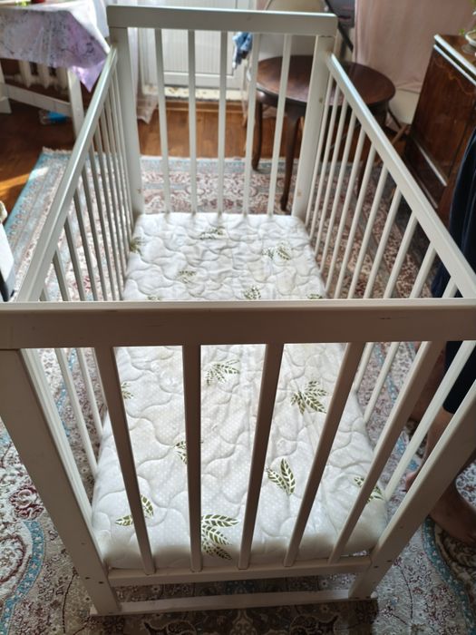 Продам детскую кроватку