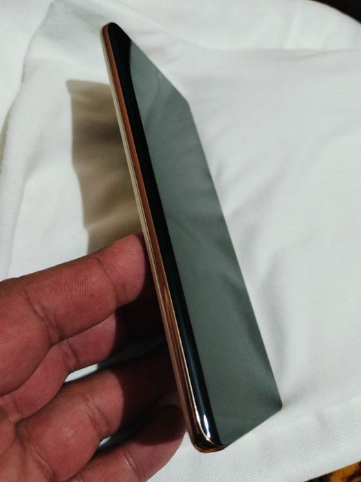 Realme 11pro plus 12/512GB Media Tek Dimensity 7050 protsessor