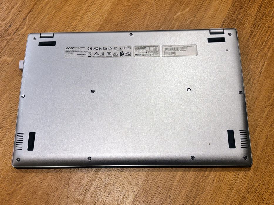 Vând sau schimb Acer Swift 1 SF114-33-C2TH (2021, 14”)